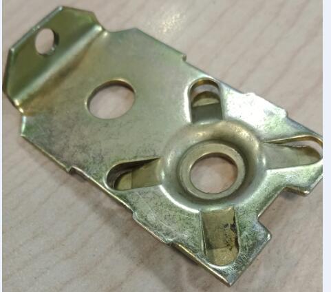 请教这个零件如何造型？