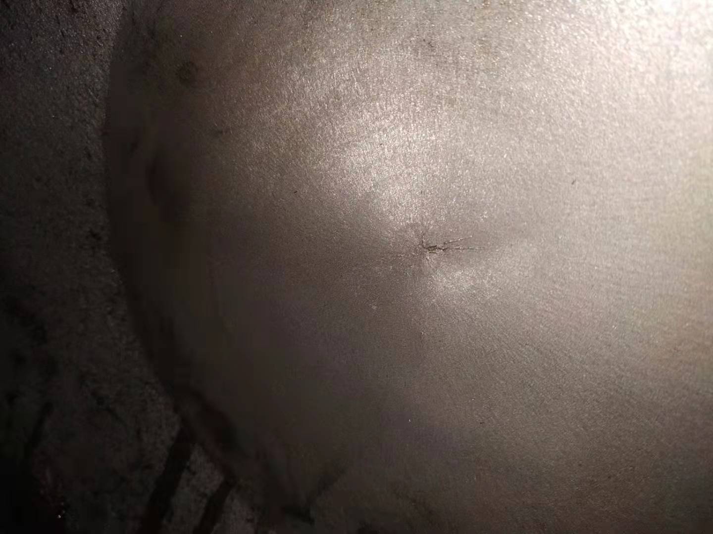 大家帮着看看这个断裂是怎么回事